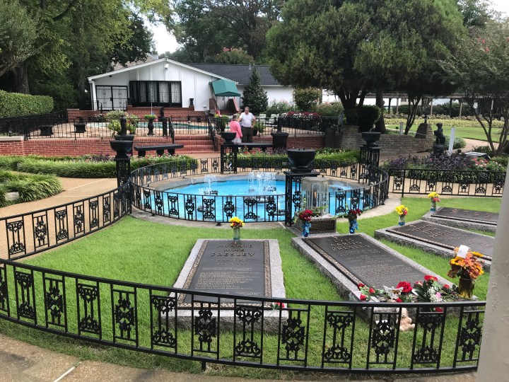 8E04AF30-7021-4BB7-B750-C4D405D448BA